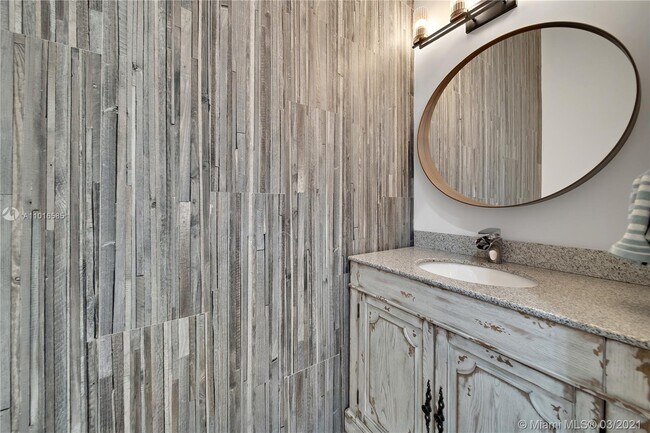 Building Photo - 2 Flamingo Hammock Rd