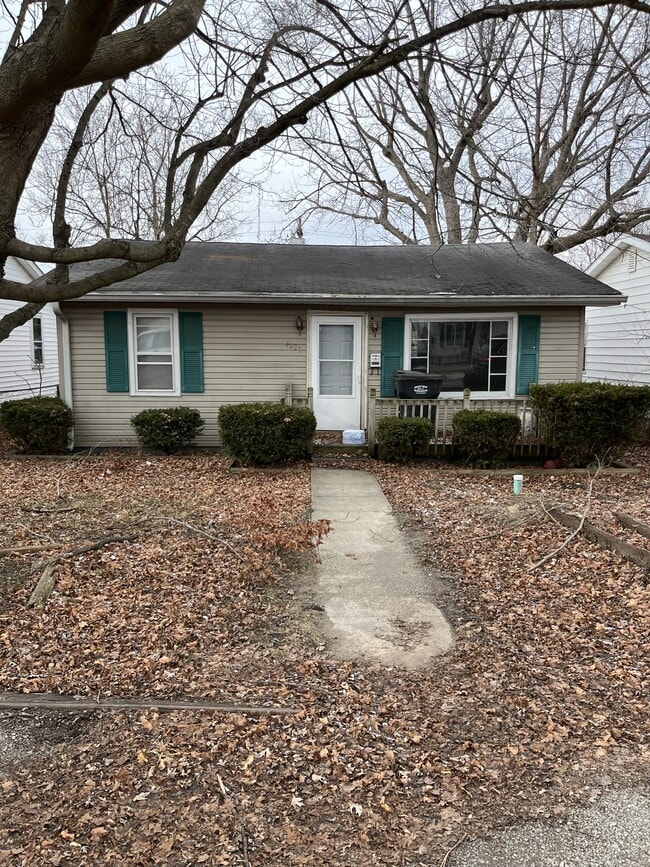 Building Photo - 4025 Brown St