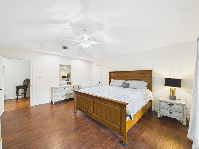 Building Photo - 5110 Academy St