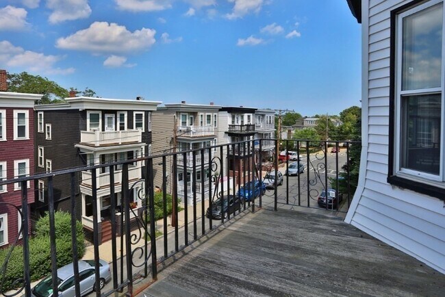 Building Photo - 74 Barnes Ave