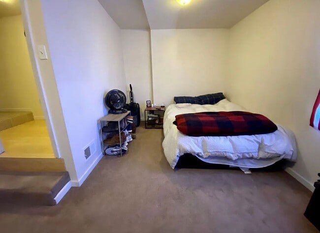 Building Photo - 45 Sterling St