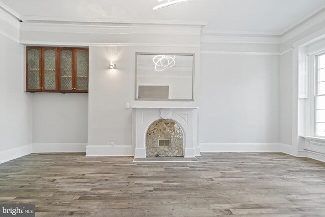 Building Photo - 2547 Ashton St