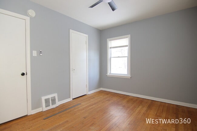 Building Photo - 14301 S Edbrooke Ave