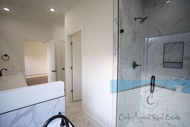 Building Photo - Luxury, new construction 3 bed, 2 bath home includes washer and dryer - Brookland!!