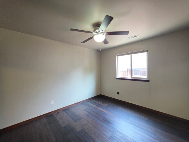 Building Photo - 1523 Sacajawea Ave