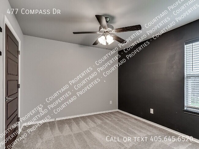 Building Photo - 477 Compass Dr