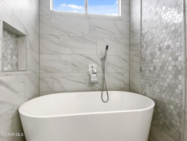 Building Photo - 2598 Winthrop Ct