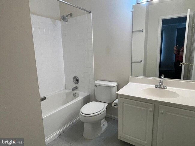 Building Photo - 45792 Shagbark Terrace