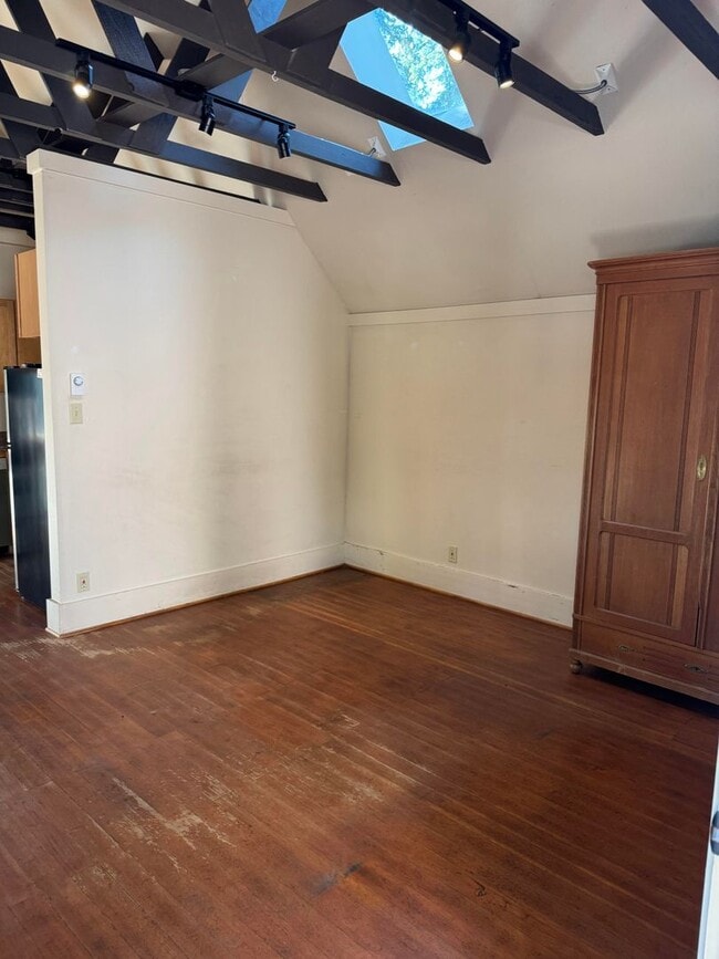 Primary Photo - 167 Crawford Ave
