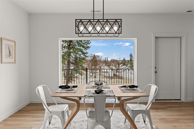 Building Photo - Brand New 2 Bed, 2 Bath Townhouse w/ a View!