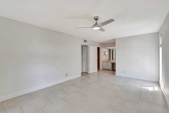 Building Photo - 2395 Jaeger Dr