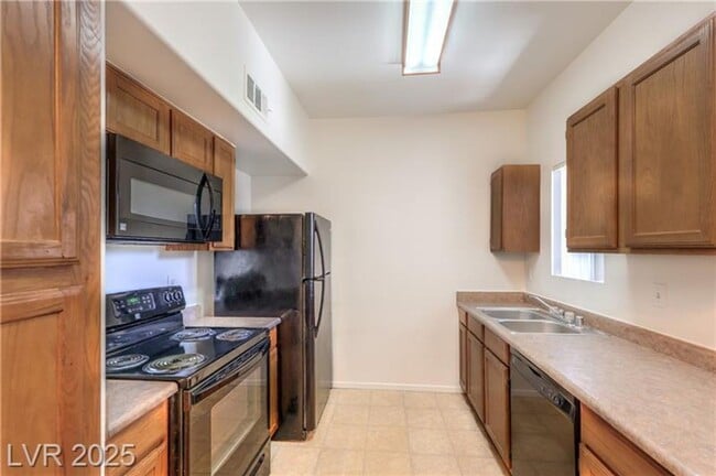 Building Photo - Las Vegas Condo For Rent
