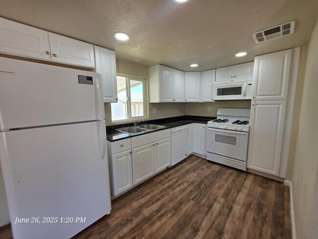 Building Photo - 3635 Bowie Rd