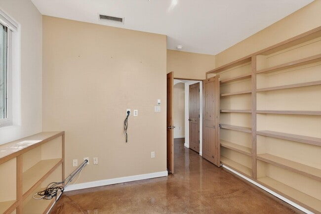 Building Photo - 2201 Rozinante Ct NW