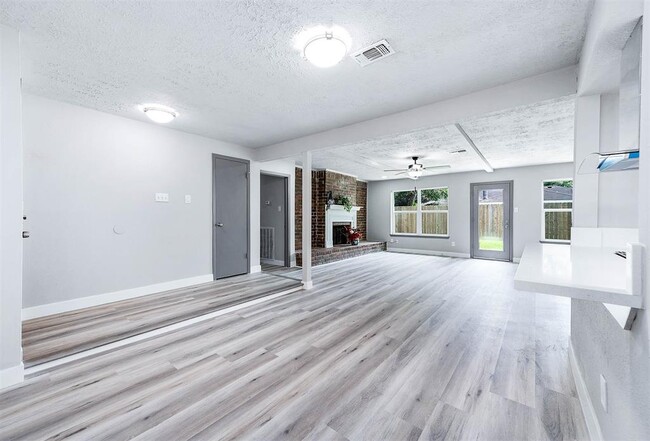 Building Photo - 519 Fawnwood Dr