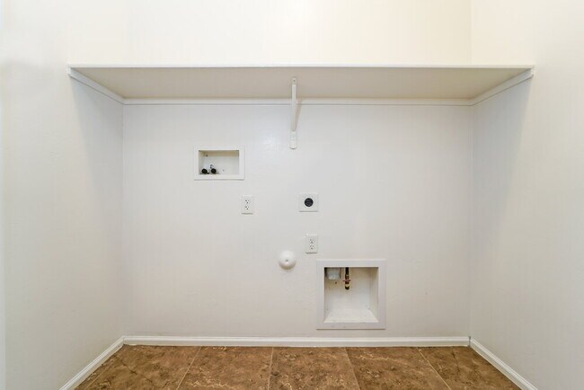 Building Photo - 7554 S Ocean Port Dr