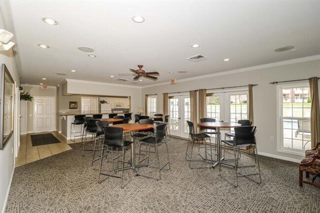 Building Photo - 1 Bed 1 Bath - Harbor House Condominiums