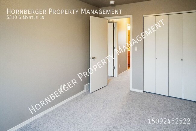 Building Photo - 5310 S Myrtle Ln