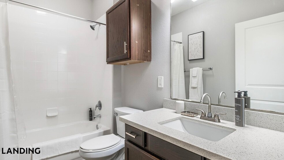Building Photo - 14807 Woodland Hills Dr