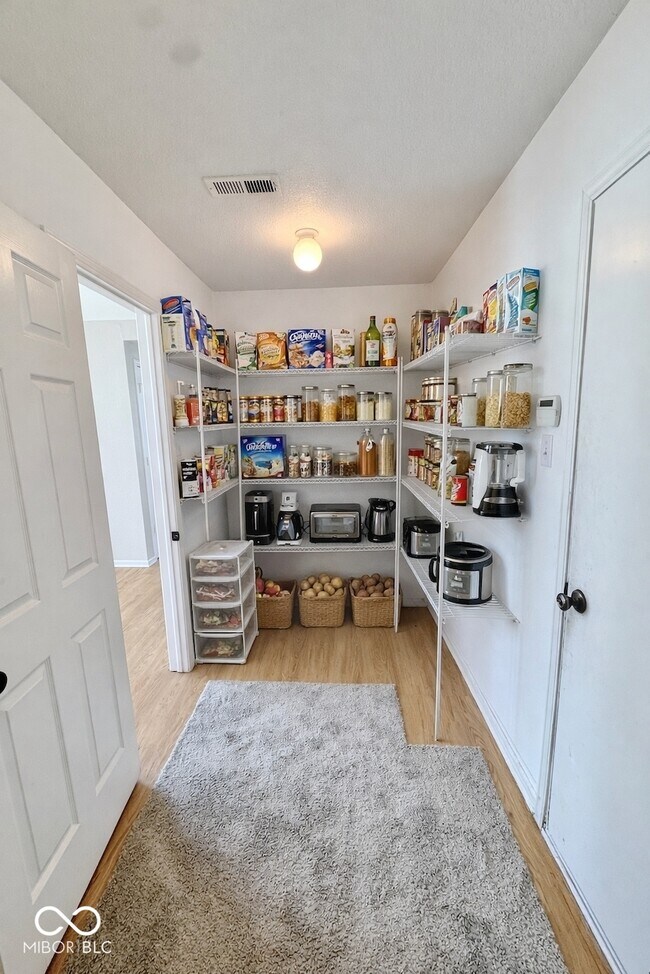 Building Photo - 12431 Teacup Way