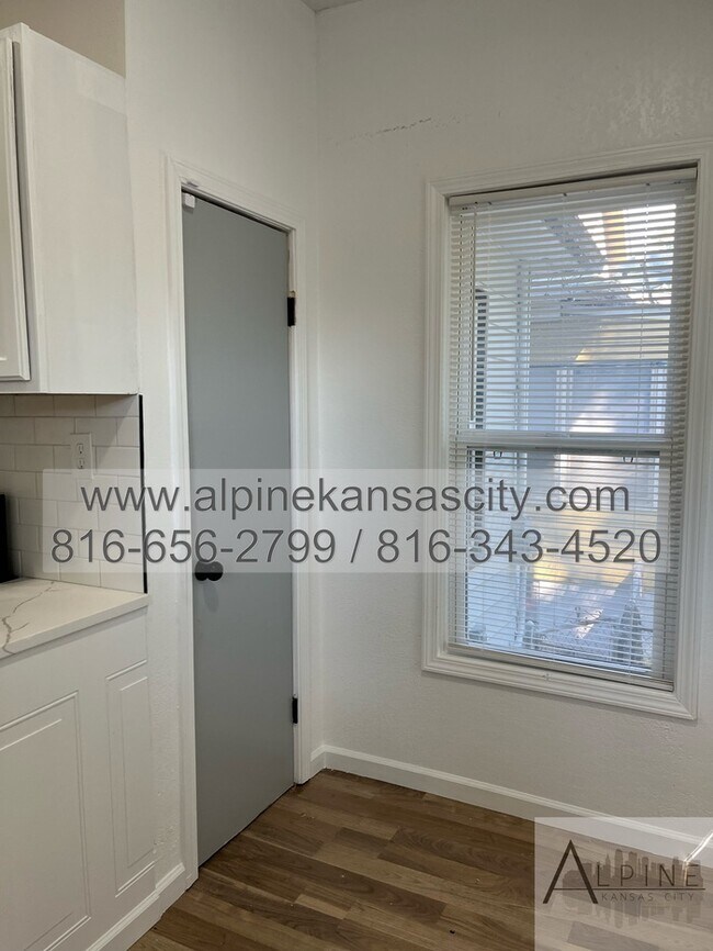 Building Photo - Updated NE Home, Garage, Section 8 OK! Fenced!