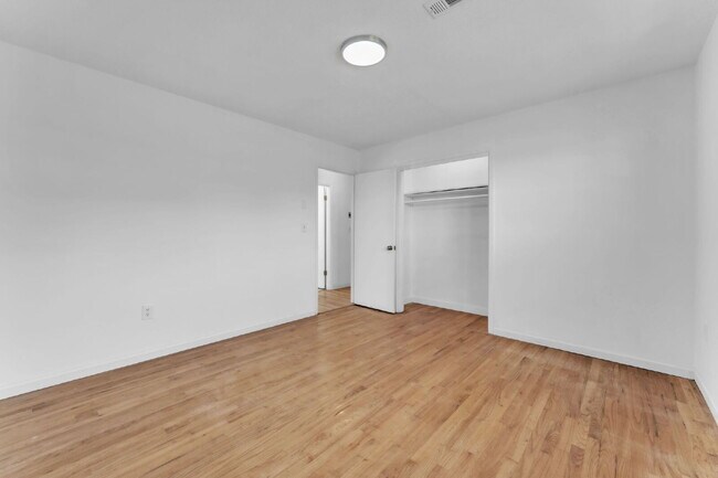 Building Photo - Spacious 3BR Ranch on Over Half an Acre in Seneca! $1,700/mo rent