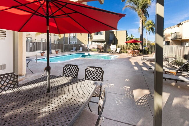 Building Photo - Fully Furnished 3BR/2BA Condo with Vaulted Ceilings, Close Proximity to UCSD and Medical Centers!...