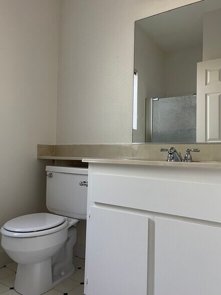 Building Photo - 8110 Mountain View Dr