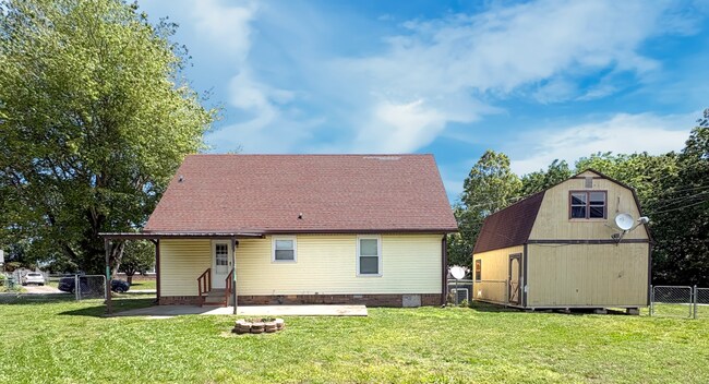 Building Photo - 404 Carter Rd