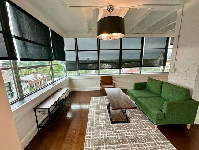 Building Photo - 1 BED | 1 BATH | DRAYTON TOWER | ALL UTILITIES INCLUDED