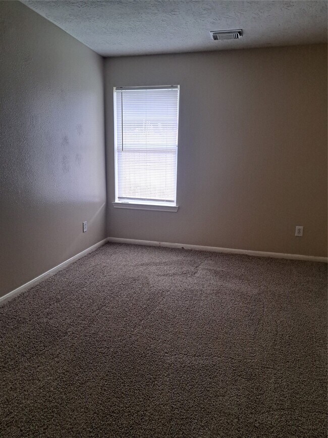 Building Photo - 26815 Cypresswood Dr