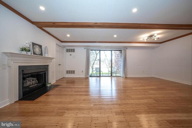 Building Photo - 504 Mountainview Dr