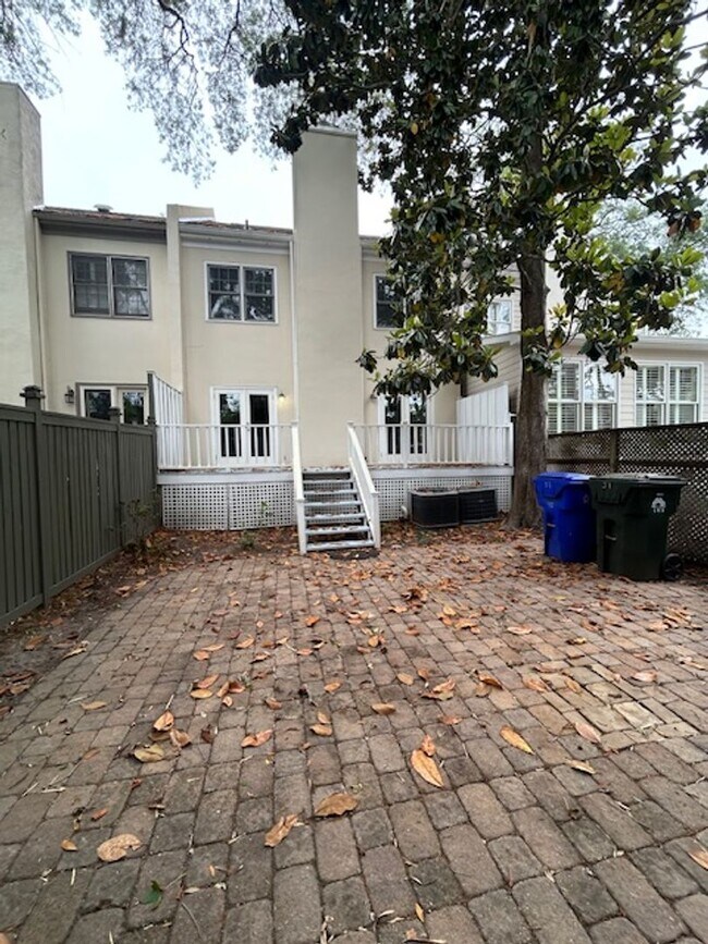 Building Photo - Captains Walk Townhouse-Available to Rent
