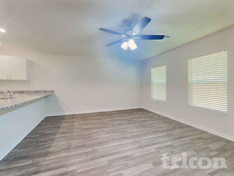 Building Photo - 10050 Cerritos dr