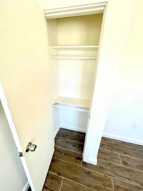 Building Photo - Renovated. with private yard!!!