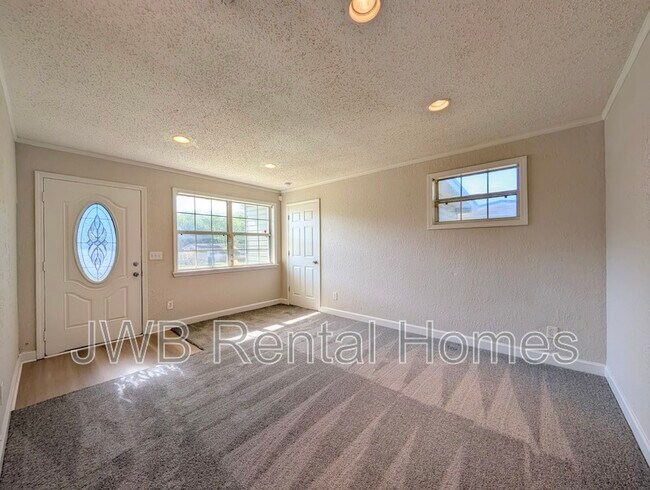 Building Photo - 8532 Buckingham Rd