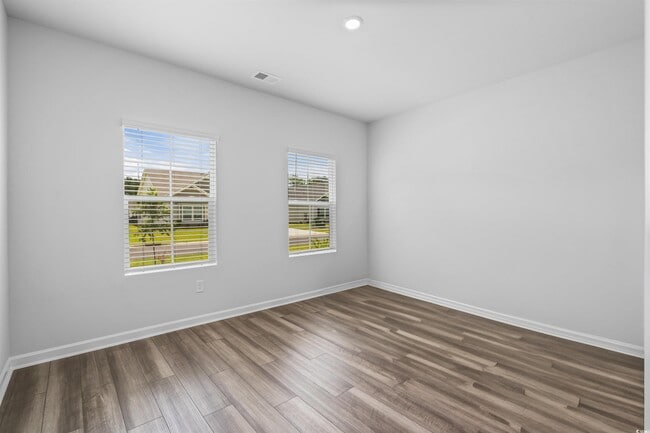 Building Photo - 655 Parker Ct