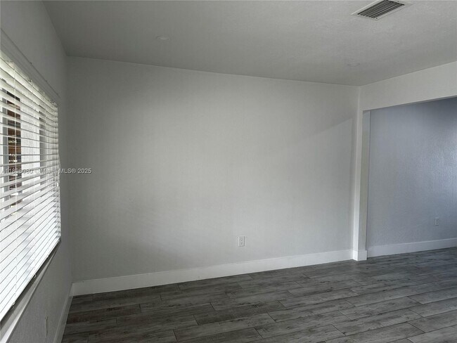 Building Photo - 6844 NW 5th Ave