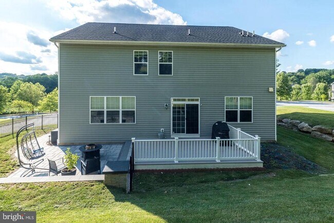 Building Photo - 306 Liam Ln