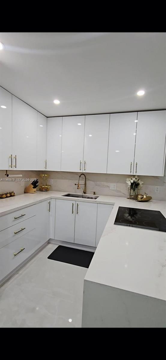 Building Photo - 1000 W Island Blvd