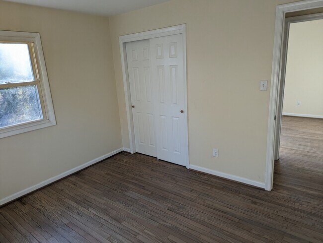 Building Photo - 1836 Perryville Rd