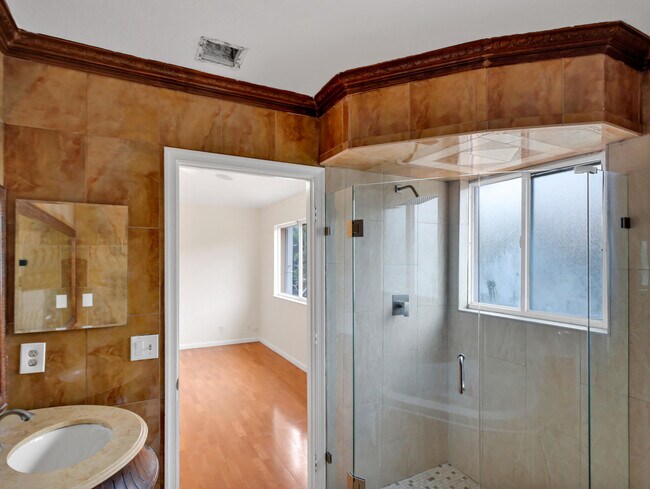 Building Photo - 6136 Sugar Loaf Ln