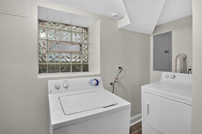Building Photo - 9722 S Merrion Ave