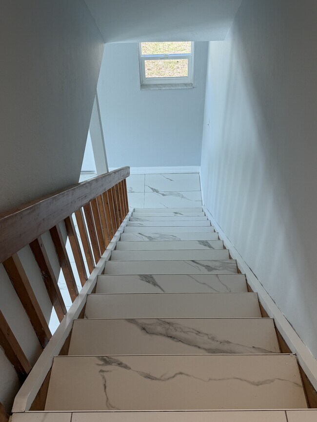 Building Photo - 10280 Carolina St