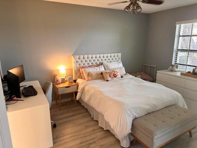 Building Photo - 2800 Palmwood Terrace