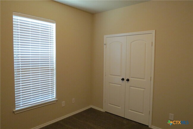Building Photo - 298 Rosalie Dr