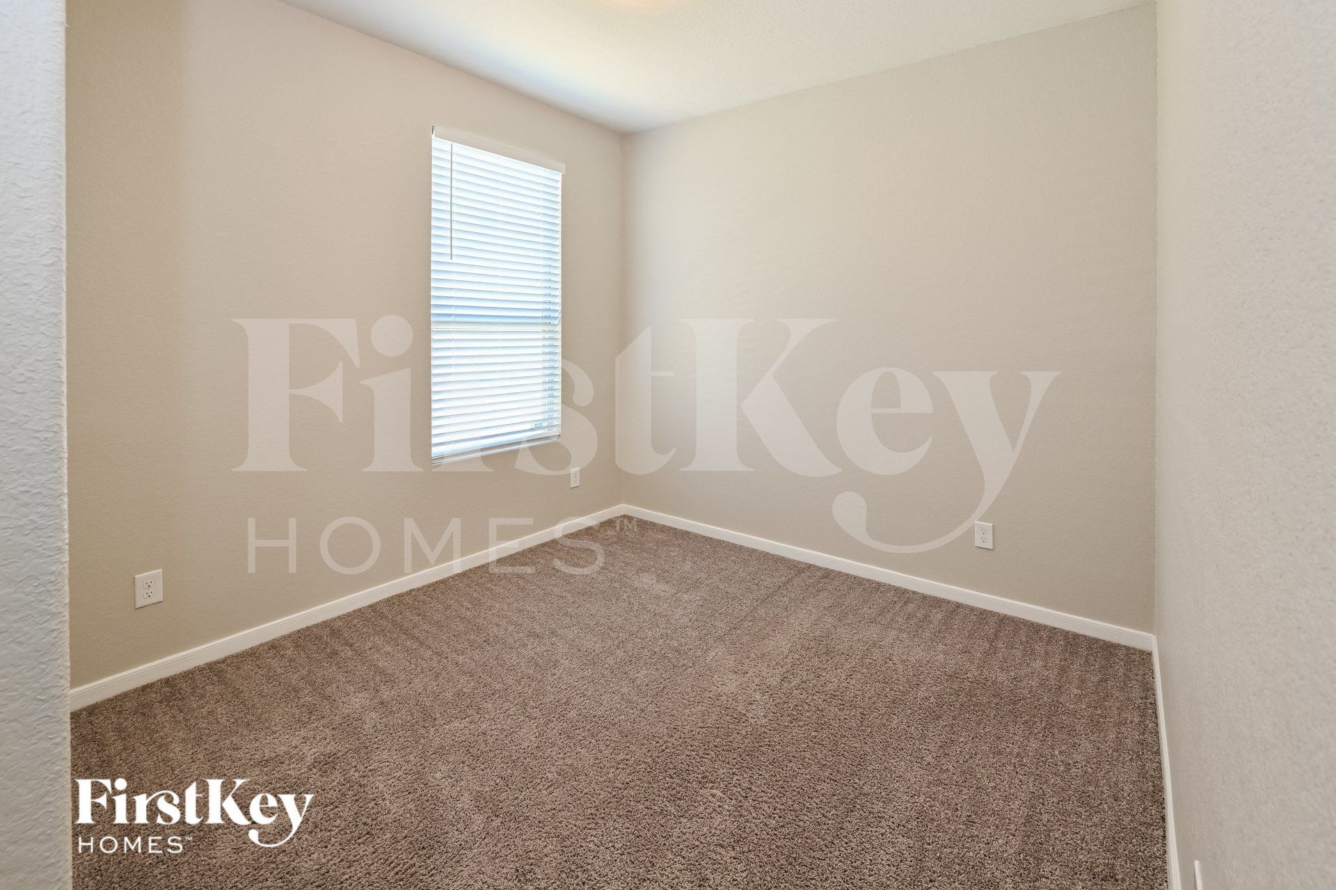 Building Photo - 2722 Skyview Long Dr