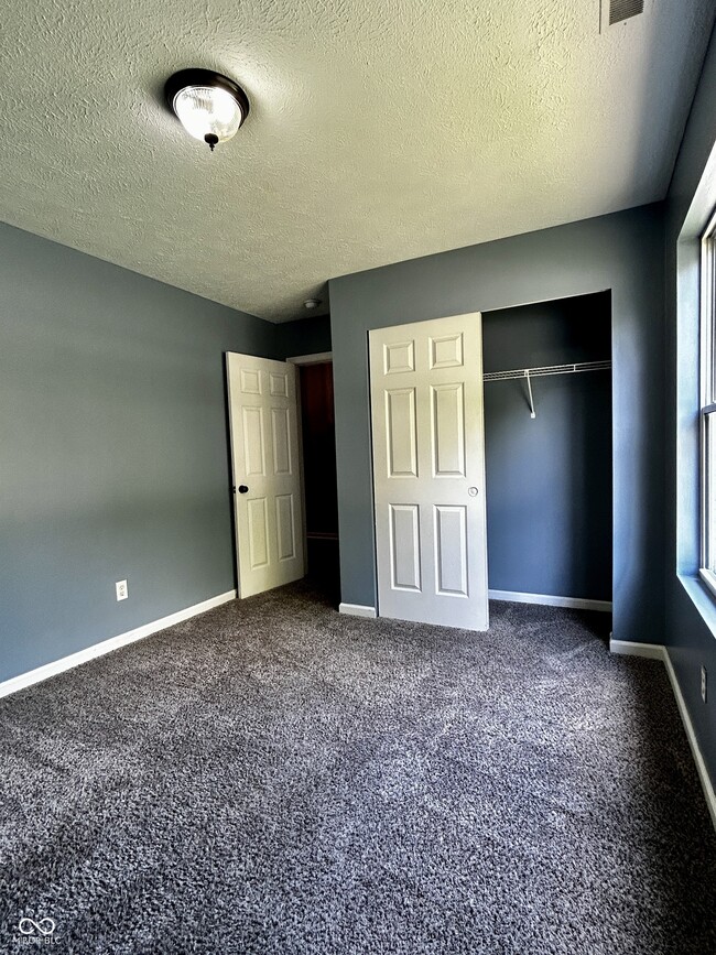 Building Photo - 4204 Sycamore Ct
