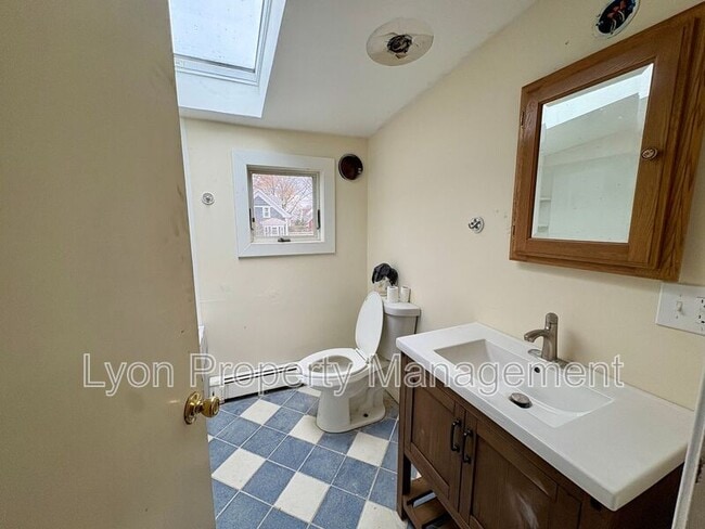 Building Photo - 2 Proctor Pl