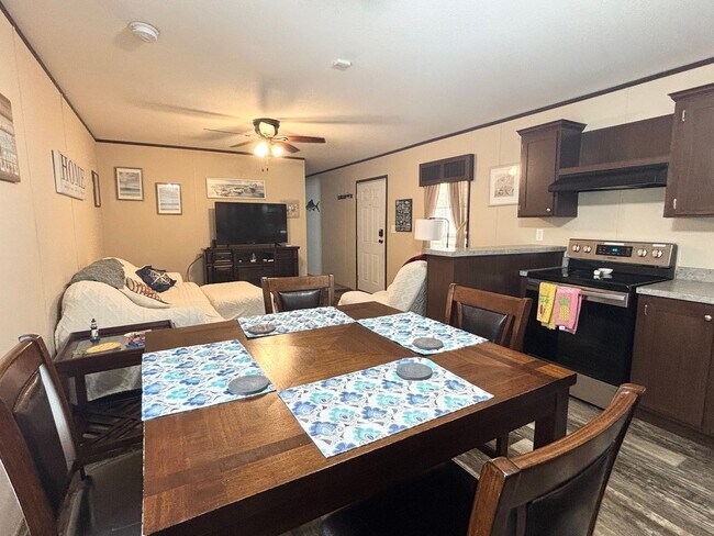 Building Photo - 2536 Blue Marlin St SW